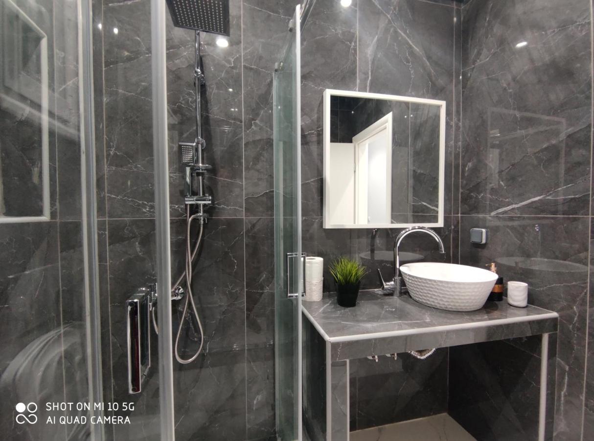Modern Apartment With A Huge Terrace أثينا المظهر الخارجي الصورة